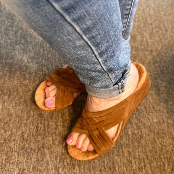 Ugg Lilah Brown Suede & Cork Wedges Boho Casual Soft & Comfy Size 9 - Picture 8 of 12